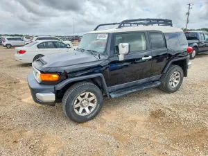 Toyota FJ Cruiser 4.0L 6 2014