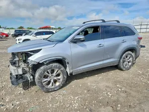 Toyota Highlander 3.5L 6 2015