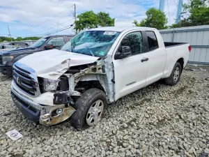 Toyota Tundra 5.7L 8 2012