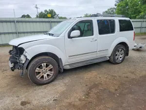 Nissan Pathfinder 4.0L 6 2012
