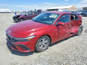 Hyundai Elantra 2.0L 4 2024