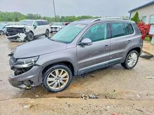 Volkswagen Tiguan 2.0L 4 2012
