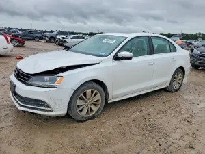 Volkswagen Jetta 1.4L 4 2016