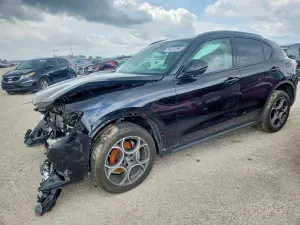 Alfa Romeo Stelvio 2.0L 4 2021