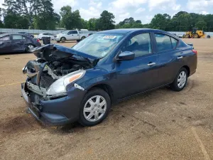 Nissan Versa 1.6L 4 2015