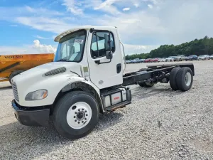 Freightliner Business Class M2 6.7L 6 2021