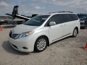 Toyota Sienna 3.5L 6 2013