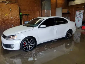 Volkswagen Jetta 2.0L 4 2012