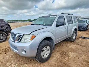 Nissan Pathfinder 4.0L 6 2011