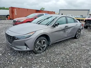 Hyundai Elantra 2.0L 4 2023