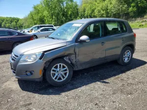 Volkswagen Tiguan 2.0L 4 2011
