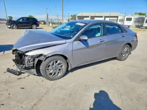 Hyundai Elantra 2.0L 4 2024