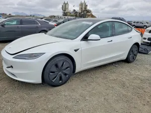 Tesla Model 3 2025