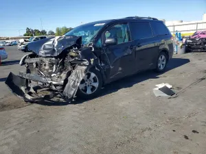 Toyota Sienna 3.5L 6 2012