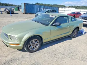 Ford Mustang 4.0L 6 2005