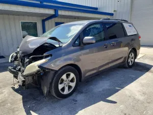 Toyota Sienna 3.5L 6 2011