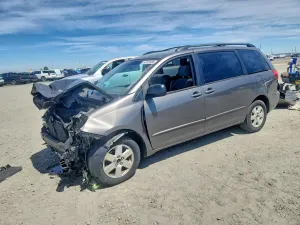 Toyota Sienna 3.3L 6 2004