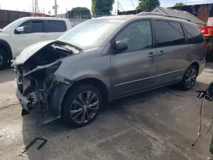Toyota Sienna 3.3L 6 2005