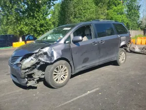 Toyota Sienna 3.5L 6 2012