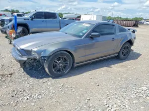 Ford Mustang 3.7L 6 2014