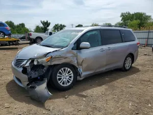 Toyota Sienna 3.5L 6 2012