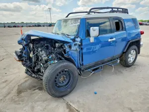 Toyota FJ Cruiser 4.0L 6 2012