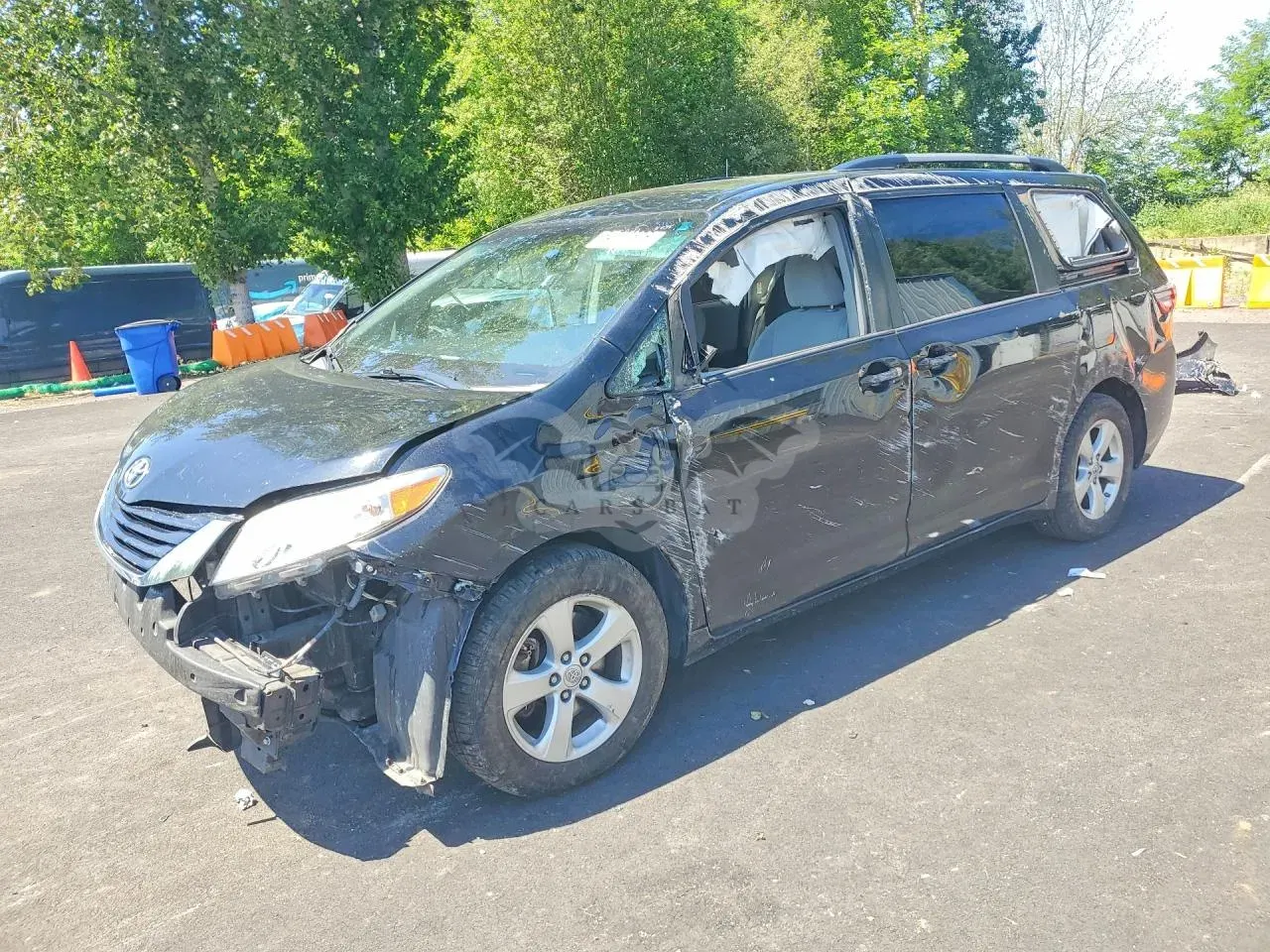 Toyota Sienna 3.5L 6 2015
