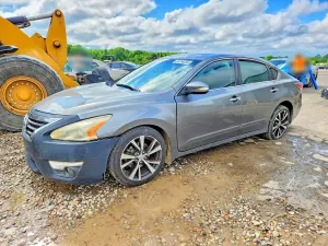 Nissan Altima 2.5L 4 2015