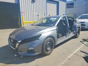 Nissan Altima 2.5L 4 2020