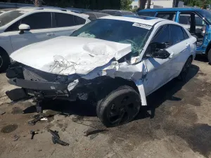 Hyundai Elantra 2.0L 4 2026