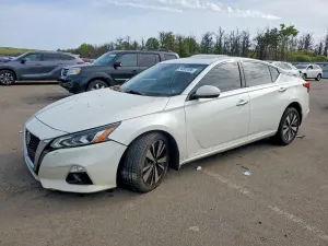 Nissan Altima 2.5L 4 2020