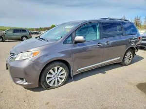 Toyota Sienna 3.5L 6 2017