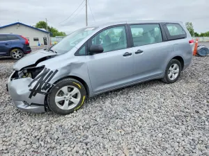 Toyota Sienna 2.7L 4 2011