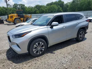 Toyota Highlander 2.4L 4 2023
