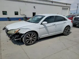 Chrysler 200 2.4L 4 2013