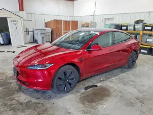 Tesla Model 3 2025