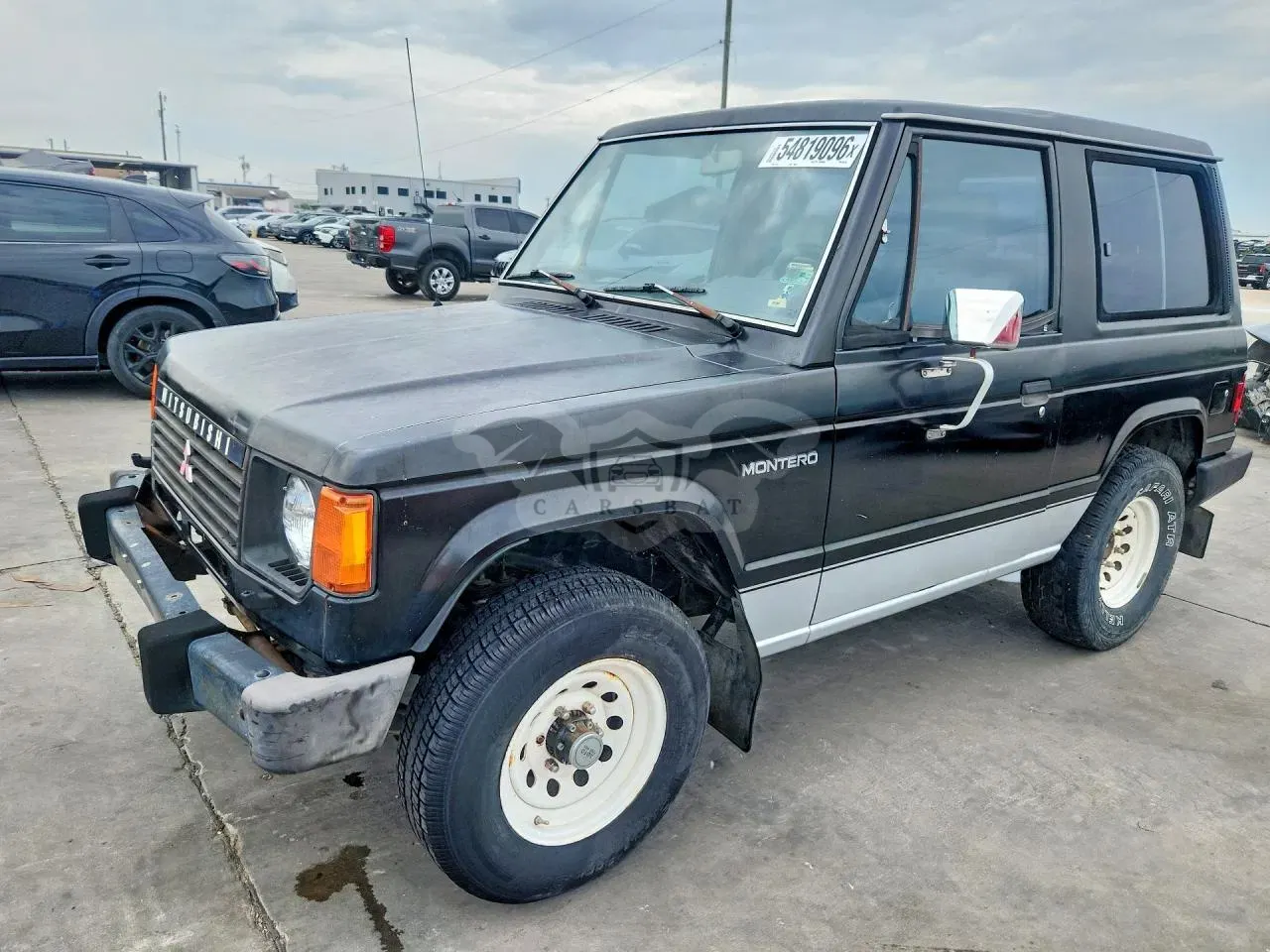 Mitsubishi Montero 2.6L 4 1988