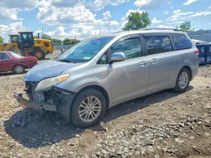 Toyota Sienna 3.5L 6 2013