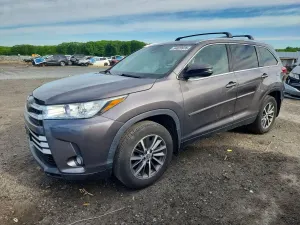 Toyota Highlander 3.5L 6 2019