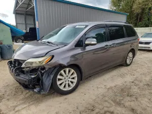 Toyota Sienna 3.5L 6 2016