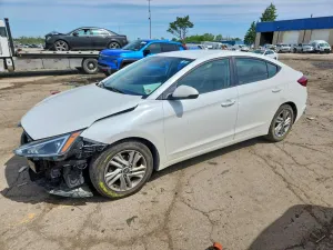 Hyundai Elantra 2.0L 4 2020