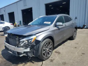 Mercedes-Benz GLA 2.0L 4 2016
