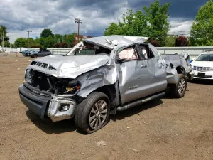 Toyota Tundra 5.7L 8 2015