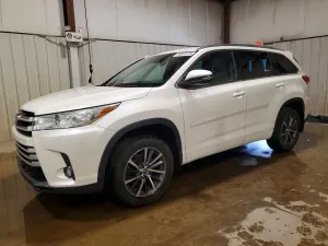 Toyota Highlander 3.5L 6 2017
