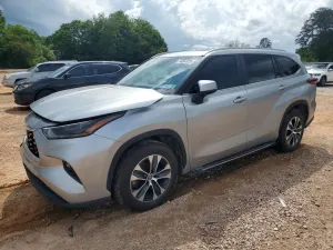 Toyota Highlander 2.4L 4 2023