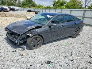 Hyundai Elantra 2.0L 4 2022