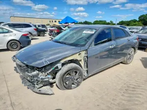Hyundai Elantra 2.0L 4 2023