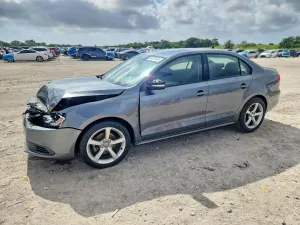 Volkswagen Jetta 1.8L 4 2014