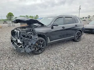 BMW X7 3.0L 6 2025