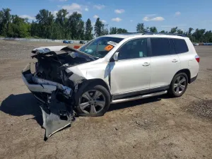 Toyota Highlander 3.5L 6 2013